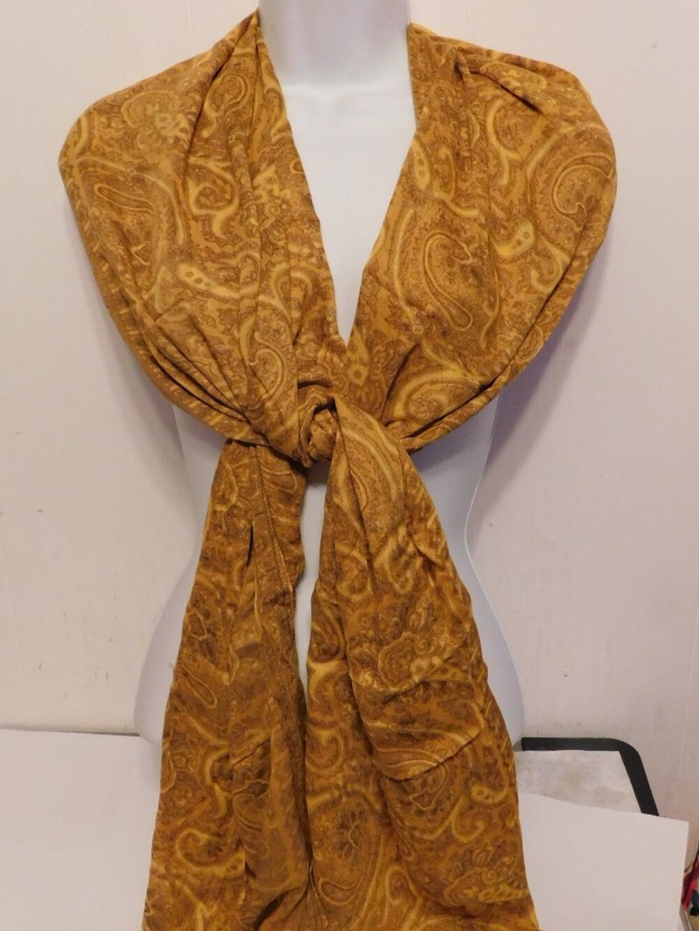 Liz Claiborne One Size Fringed Scarf 77 x 30 Paisley design